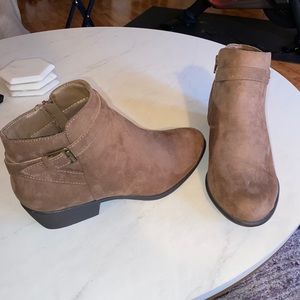 Dark taupe booties